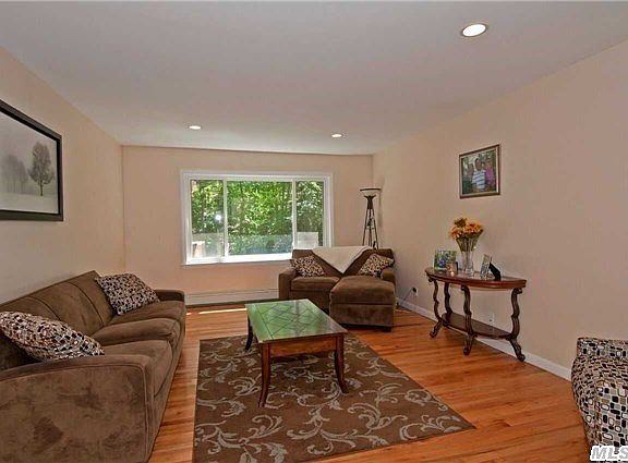 2nd image of 30 Grandview Ln