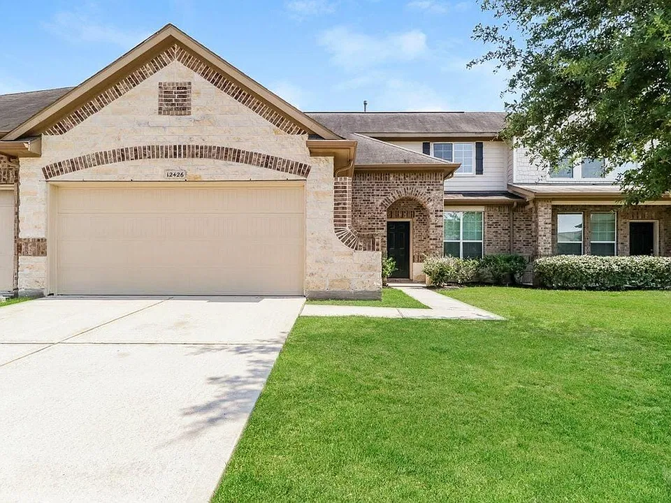 12426 Dona Ln
