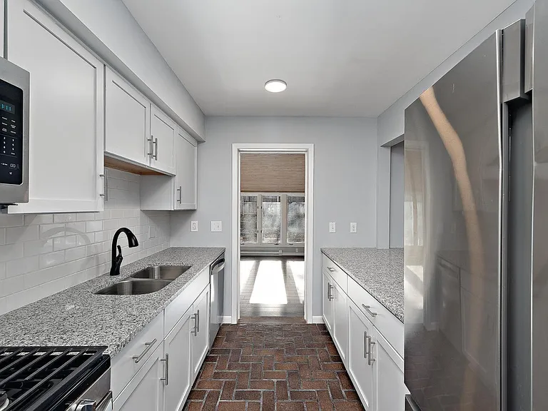 5329 Interlachen Blvd — Photo 6