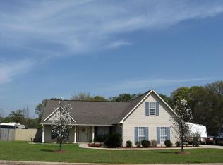 143 Spring Chase Cir, Kathleen, GA 31047