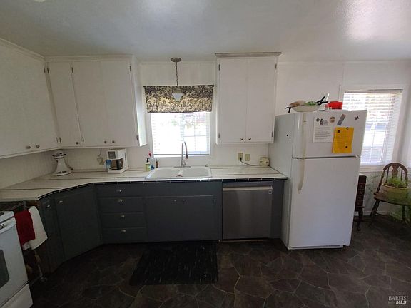 5th image of 76275 Perry Street