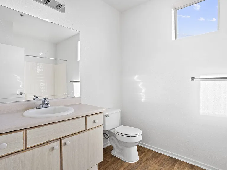 Costa Verde Village Apartments — Photo 57