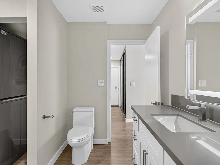 425 Coronado Ave — Photo 40