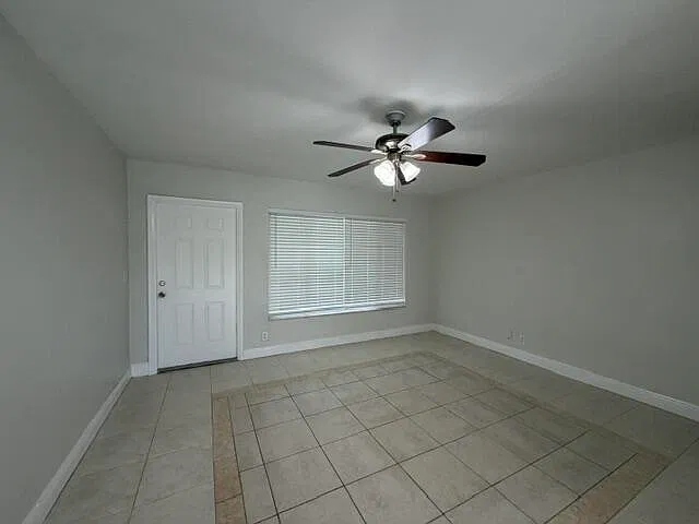 3 bed, 2.0 bath, 1000 sqft, $2,600 — Photo 3