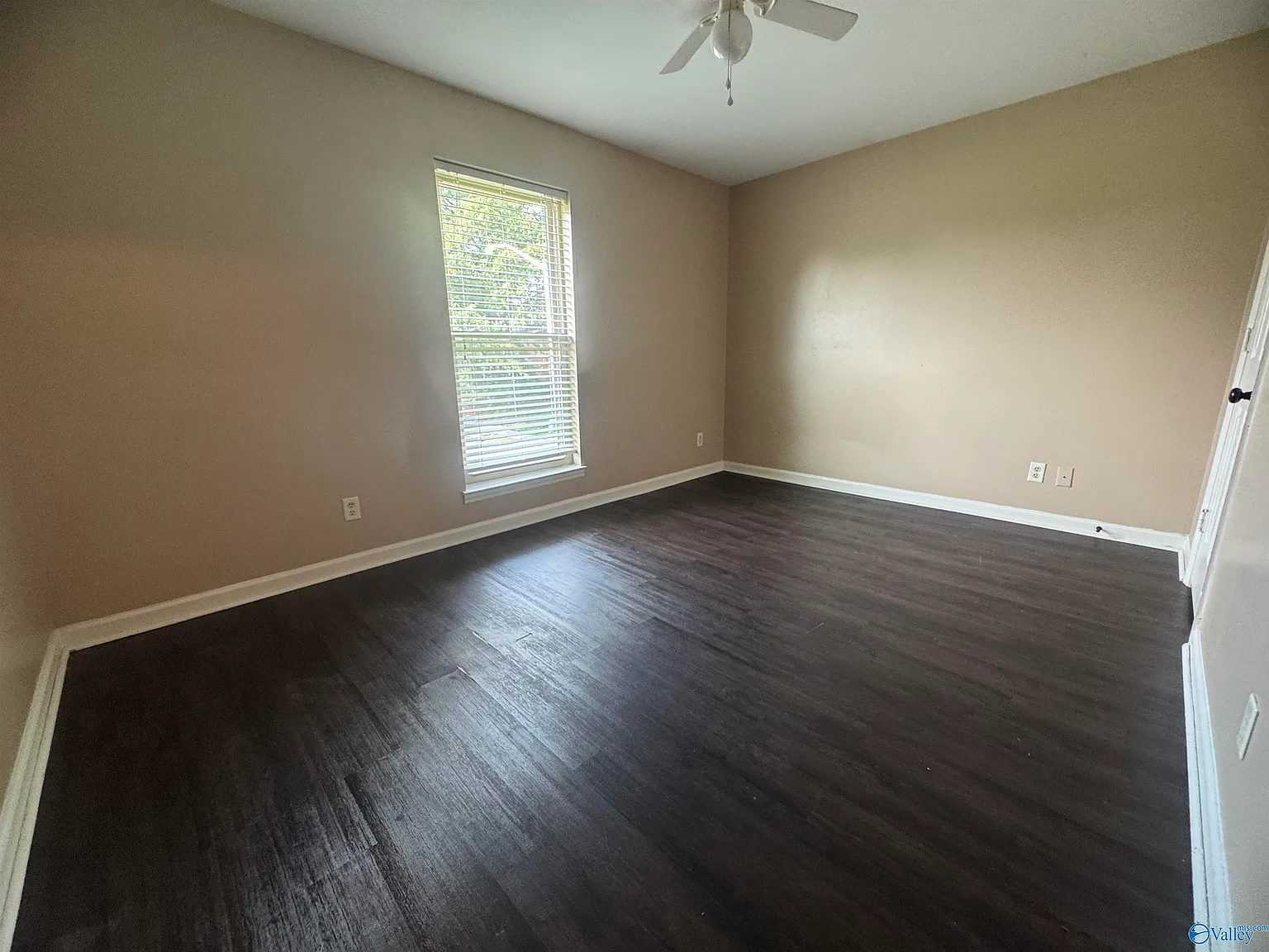 2 bed, 2.0 bath, 1100 sqft, $999 — Photo 3