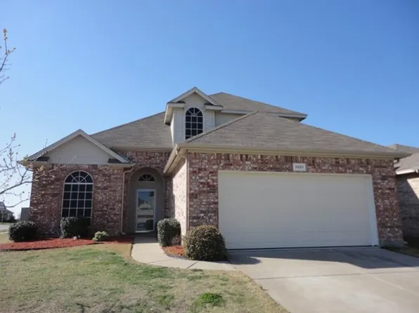 1001 Castle Top Dr, Fort Worth, TX 76114