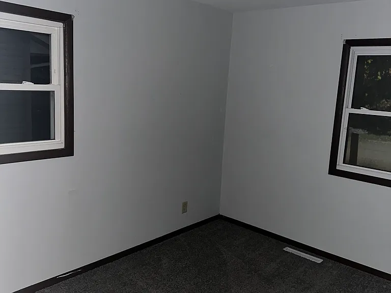1765 Valley Dr — Photo 8