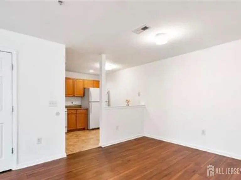 106 Chariot Ct — Photo 3