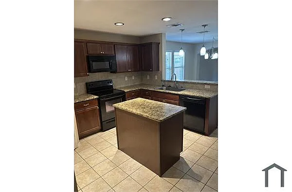 Building Photo - 2047 Enchanted Rock Dr