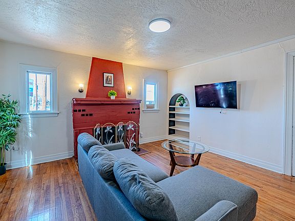 4th image of 524 12th St NW #524
