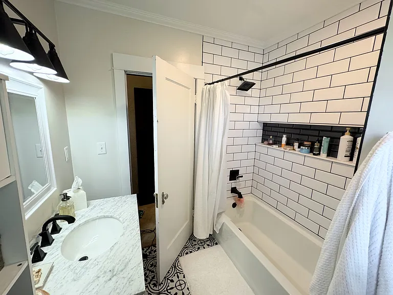 404 N Back Bay Blvd #8 — Photo 4