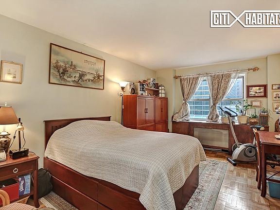 4th image of 321 E 45th St APT 4G