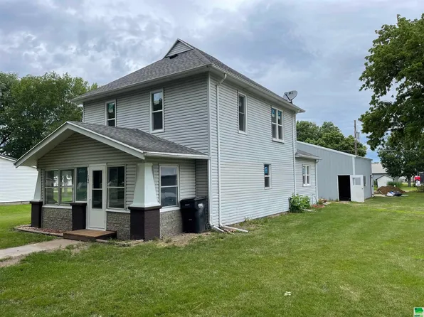 103 W Brady St, Anthon, IA 51004
