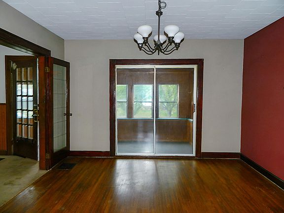 4th image of 228 N Harris Ave