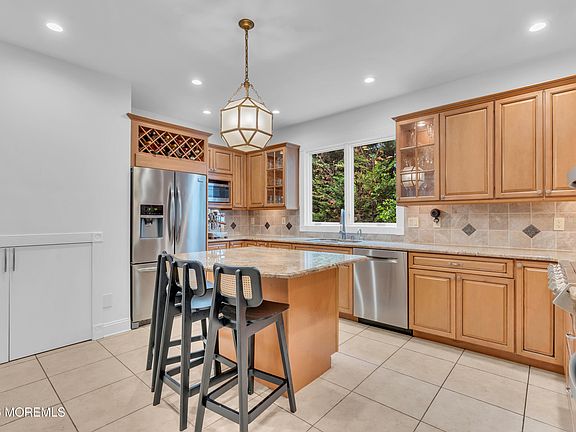 5th image of 100 Westend Avenue