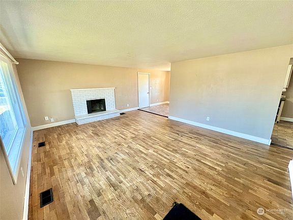 4th image of 1301 S Underwood Street