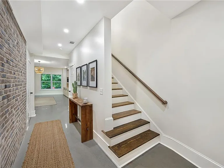 2230 Main St NW — Photo 27