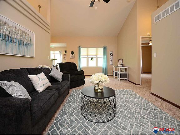 4th image of 7619 Kentwell Ln