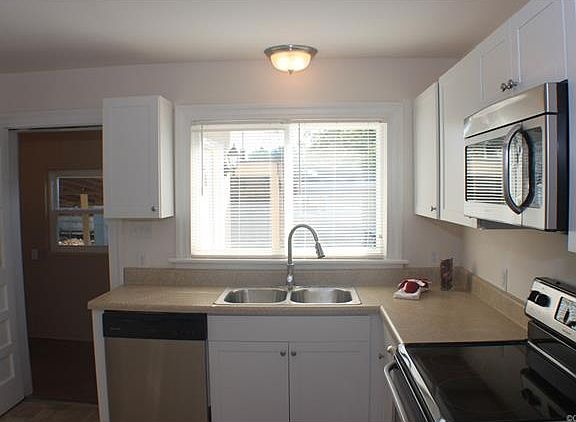4th image of 1846 Stuart Ave