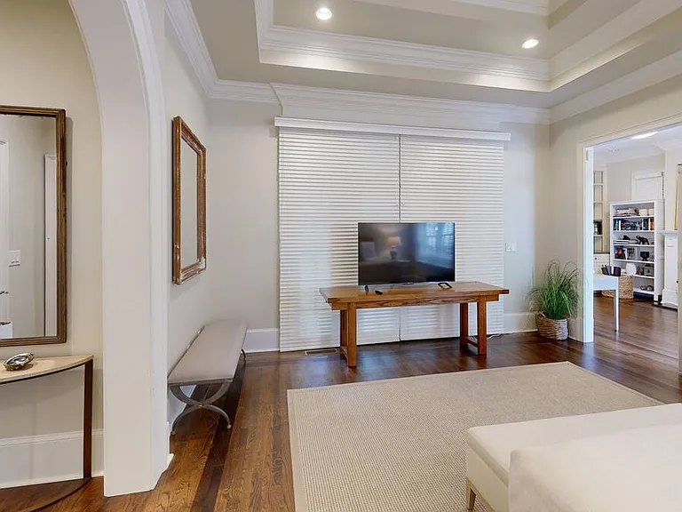 1296 W Wesley Rd NW — Photo 13