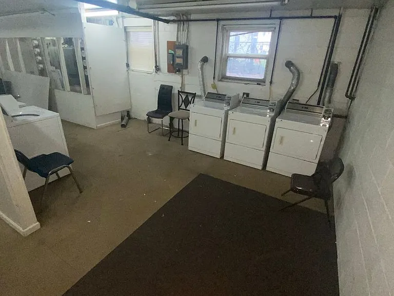 Ashland Apartments — Photo 9