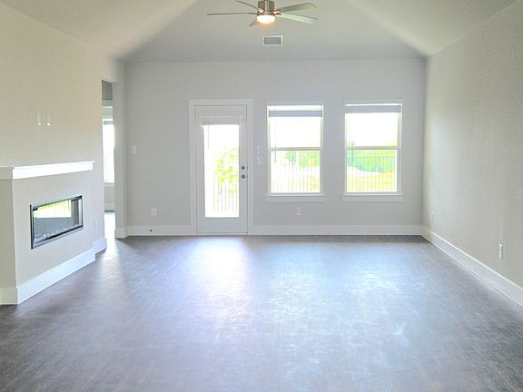 5th image of 701 Valley Pines Dr