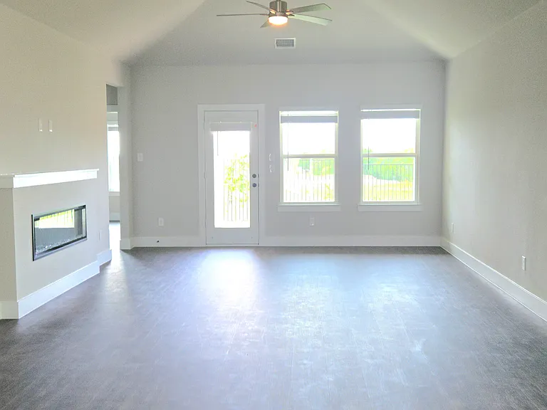 701 Valley Pines Dr — Photo 5