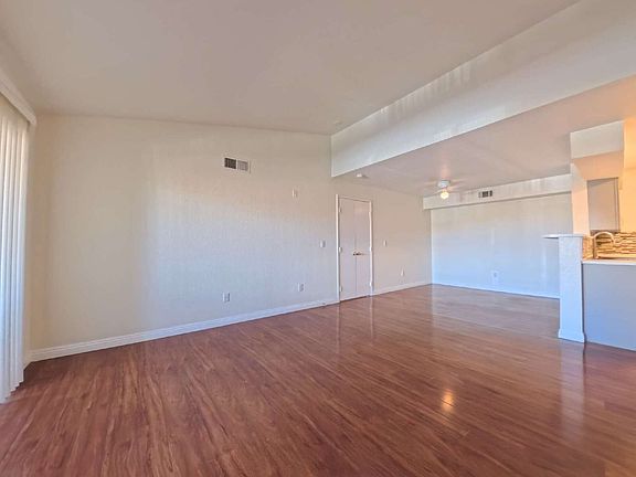 3rd image of 8101 W Flamingo Rd Unit 2013