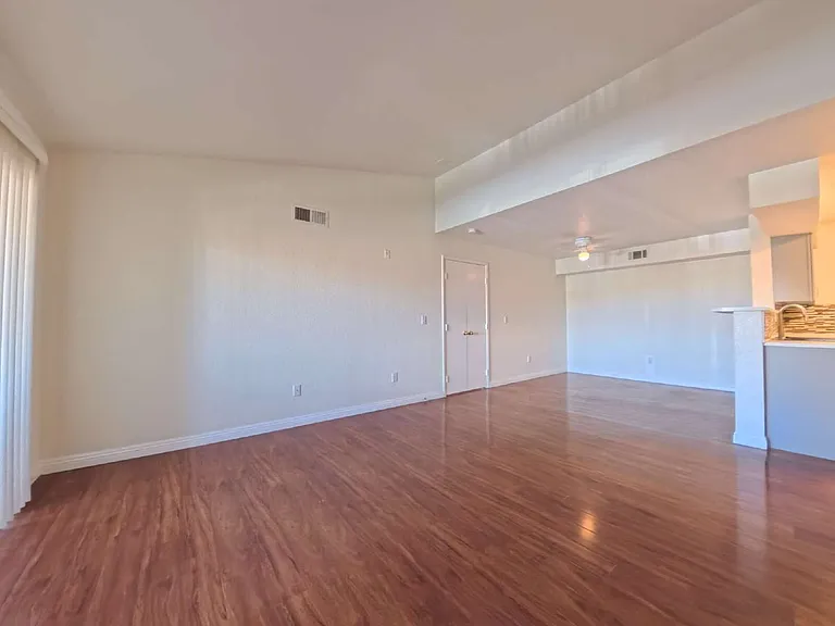 8101 W Flamingo Rd #2013 — Photo 3