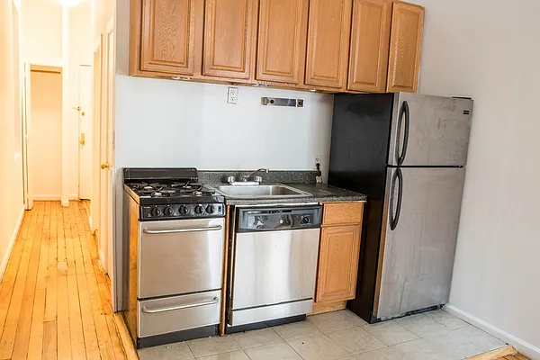 Rented by Metropolitan Property Group | media 25