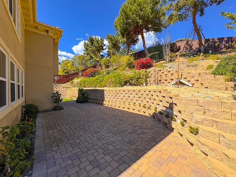 536 Quail Pointe Ln — Photo 9