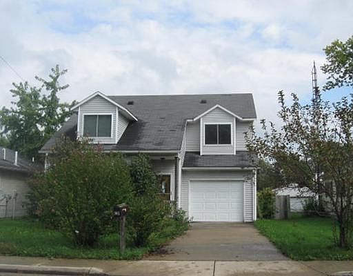 1st image of 905 Blaine Ave