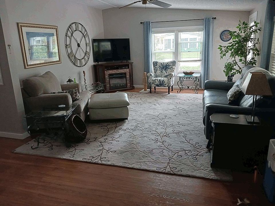 1st image of 525 Leaf Cir