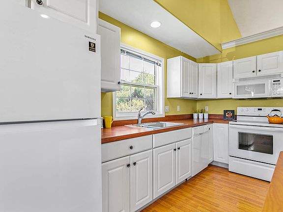 5th image of 14470 Twin Oaks St