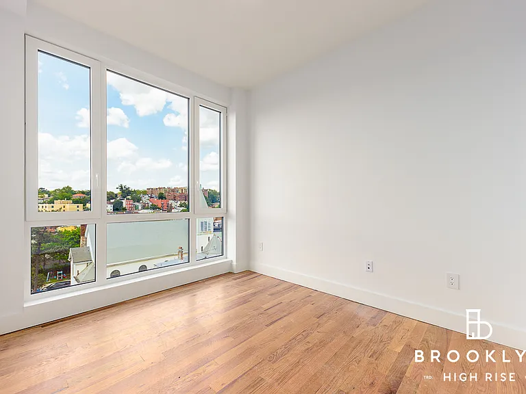 2667 Fulton St #7G — Photo 4
