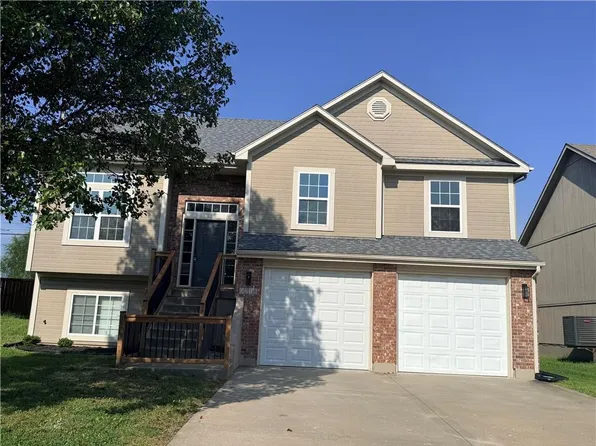 9218 N Kirkwood Ave, Kansas City, MO 64154