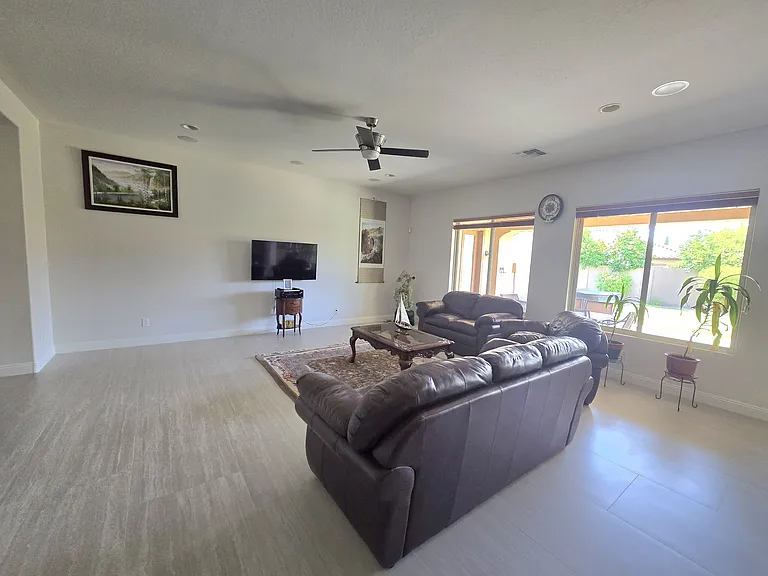 639 W Coconino Pl — Photo 7