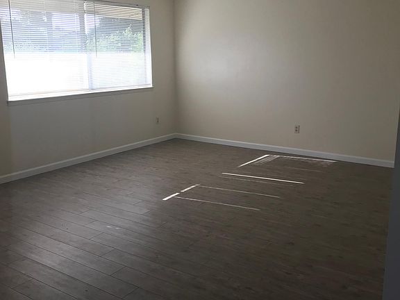 4th image of 2911 W Caldwell Ave APT A