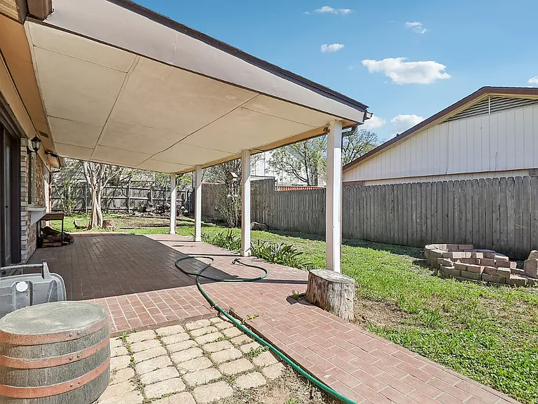 3216 Red Oak Ln — Photo 12