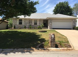 415 Spruce Ave, Nixa, MO 65714