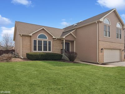 280 Hidden Creek Rd, Lake Zurich, IL, 60047