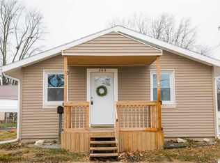 303 Walnut St, Mt Sterling, IL 62353