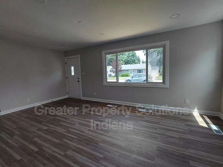 8118 Robertson Pl — Photo 2
