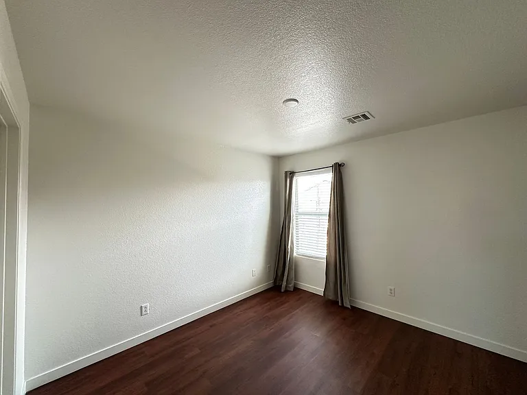 10224 Tait St — Photo 14