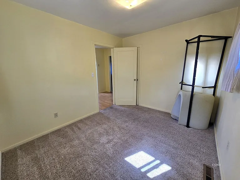 415 S Rosser Ave — Photo 5