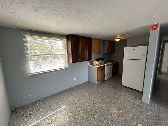 3rd image of 2700 Palmadelia Ave #7