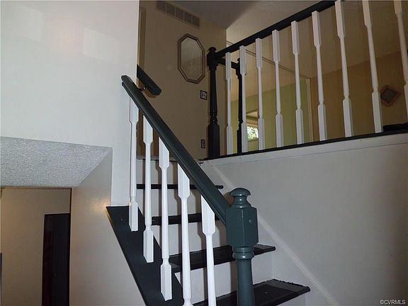 4th image of 1711 White Cedar Ln