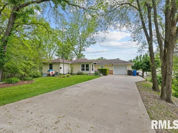 5330 33rd Ave, Moline, IL 61265