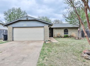 712 Wilkinson Dr, Moore, OK 73160