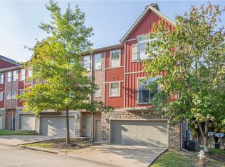 2852 W Hillshire Dr, Fayetteville, AR 72704